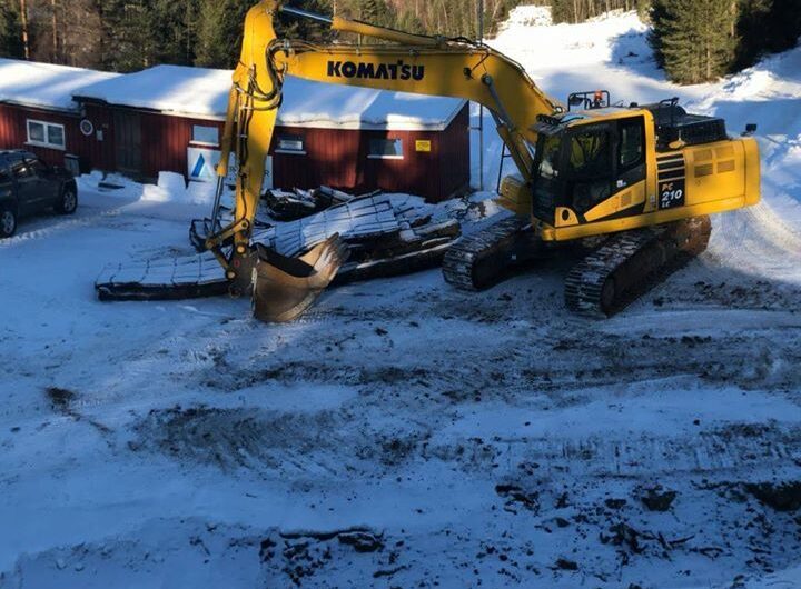 Nilsen Maskin er godt i gang med parkeringsplass på skytebanen